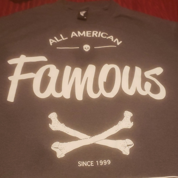 Famous stars and straps XL shirt - Picture 3 of 5